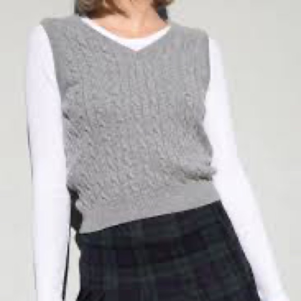 nwt grey sweater vest!